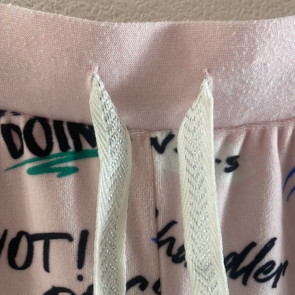 Super soft, pink friends pajama bottoms - Picture 5 of 8